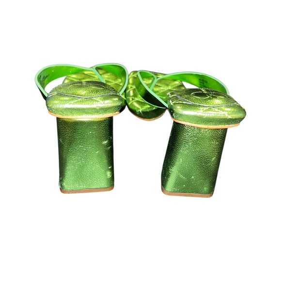 Green Quilted Jessica Simpson Zayde thin thong Sandals Block heels metallic sz 5 - Picture 4 of 5